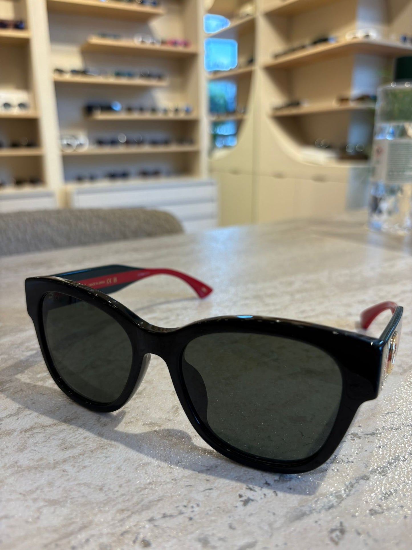 GUCCI YENİ SEZON KIRMIZI SİYAH GÜNEŞ GÖZLÜĞÜ