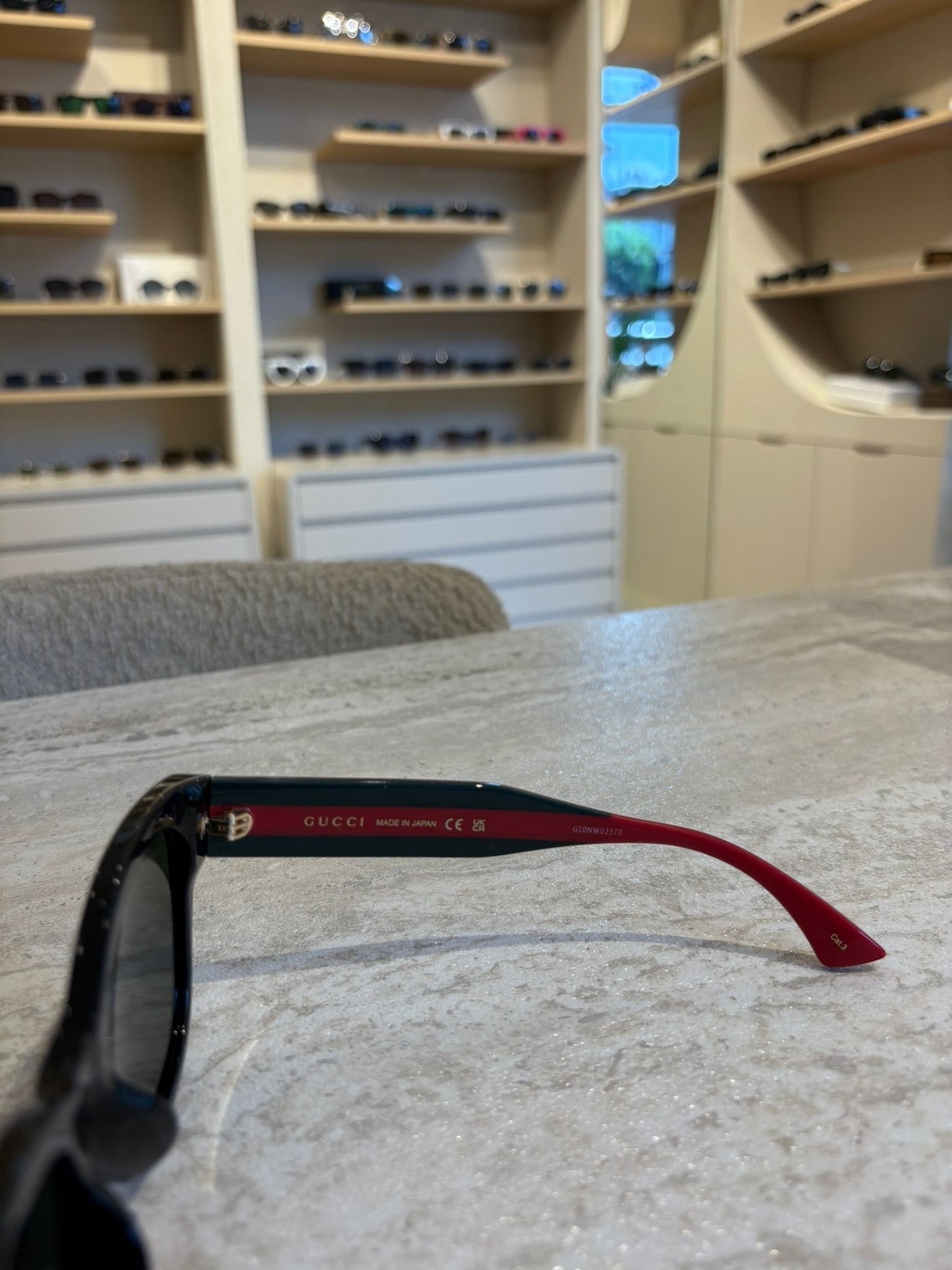 GUCCI YENİ SEZON KIRMIZI SİYAH GÜNEŞ GÖZLÜĞÜ