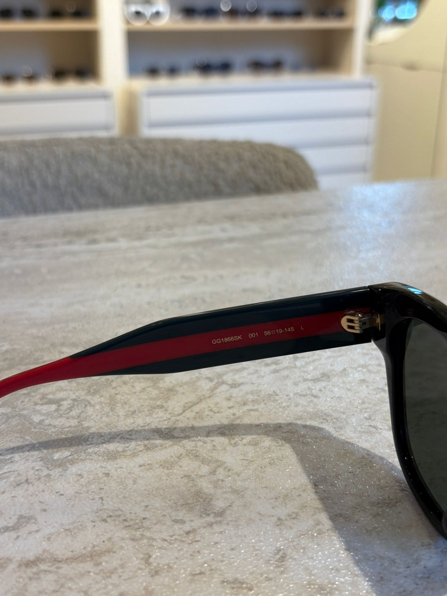 GUCCI YENİ SEZON KIRMIZI SİYAH GÜNEŞ GÖZLÜĞÜ