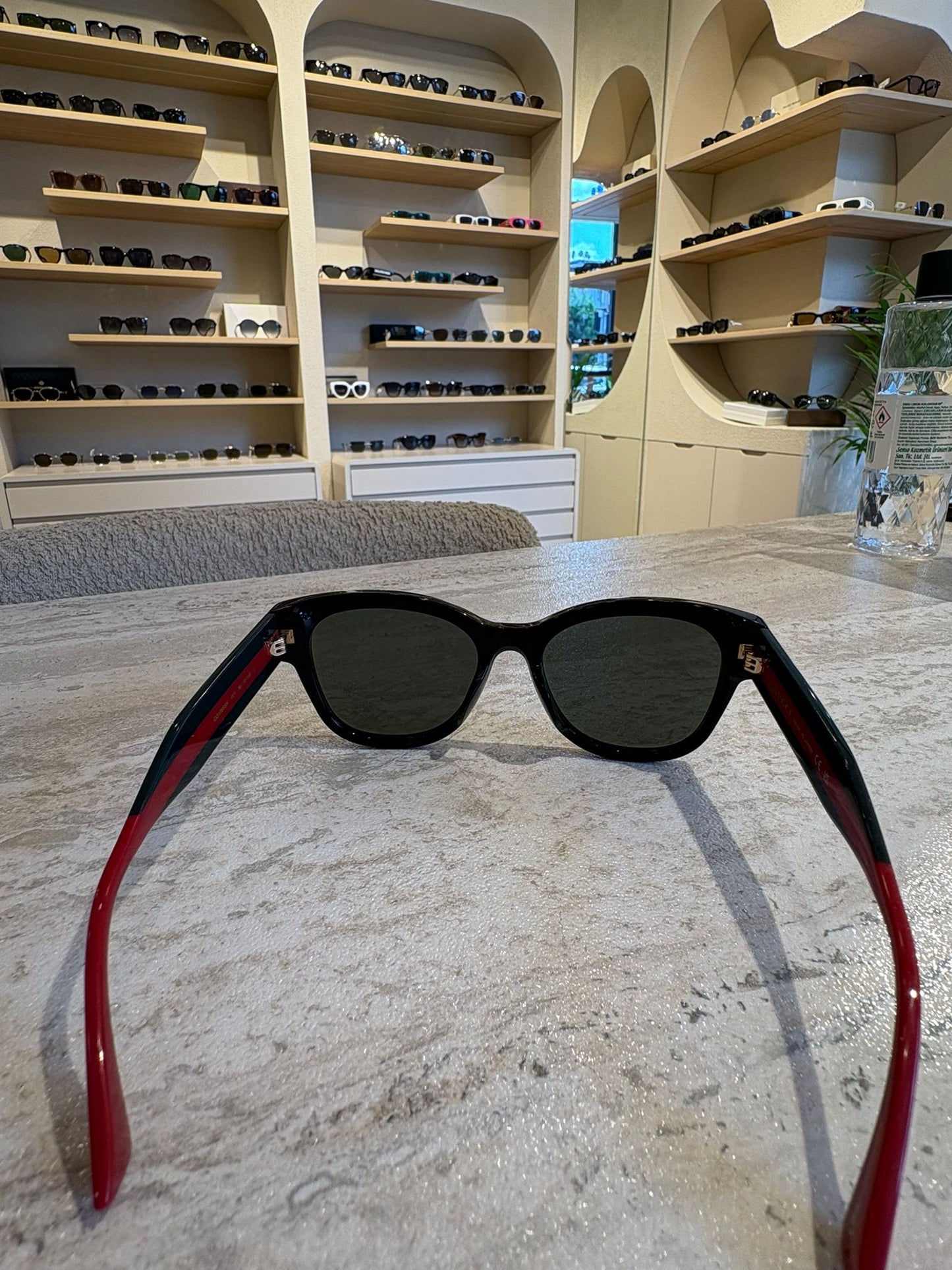 GUCCI YENİ SEZON KIRMIZI SİYAH GÜNEŞ GÖZLÜĞÜ