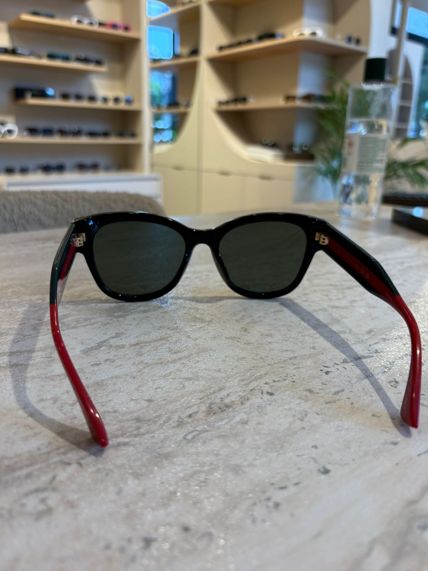 GUCCI YENİ SEZON KIRMIZI SİYAH GÜNEŞ GÖZLÜĞÜ