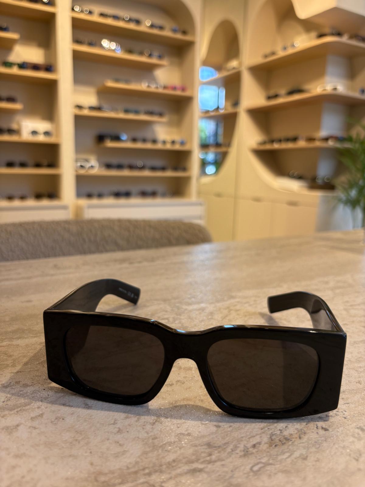 Saint Laurent SL654 001 – Mat Siyah Dikdörtgen Güneş Gözlüğü (52-18-135)