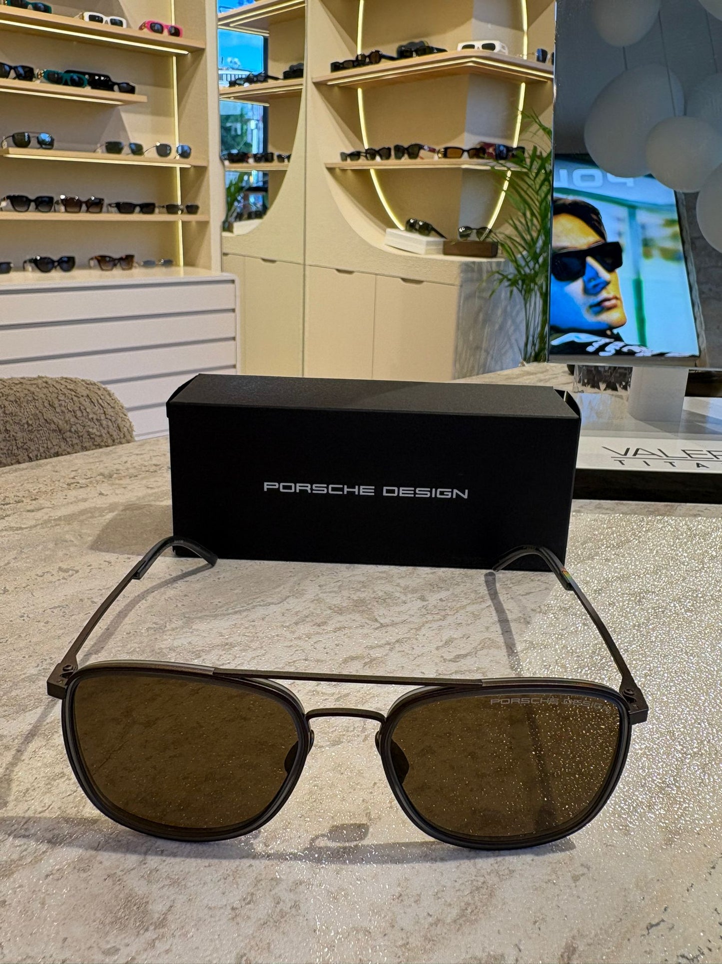 Porsche Design P8692 C Güneş Gözlüğü – Zarafet ve Gücün Buluşması