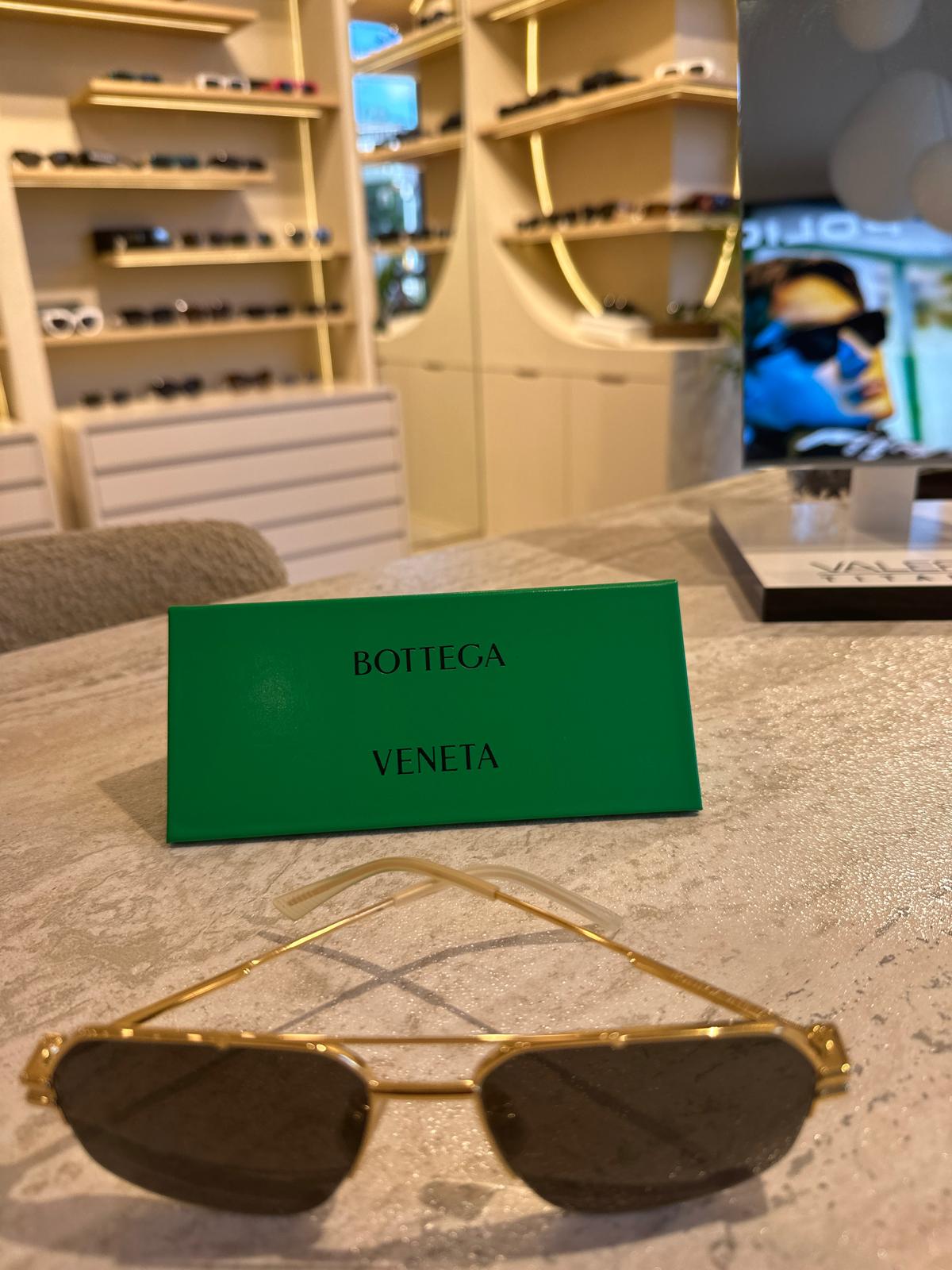 Bottega Veneta BV1127S 002 – Altın Çift Köprü ile Zamansız İtalyan Stil