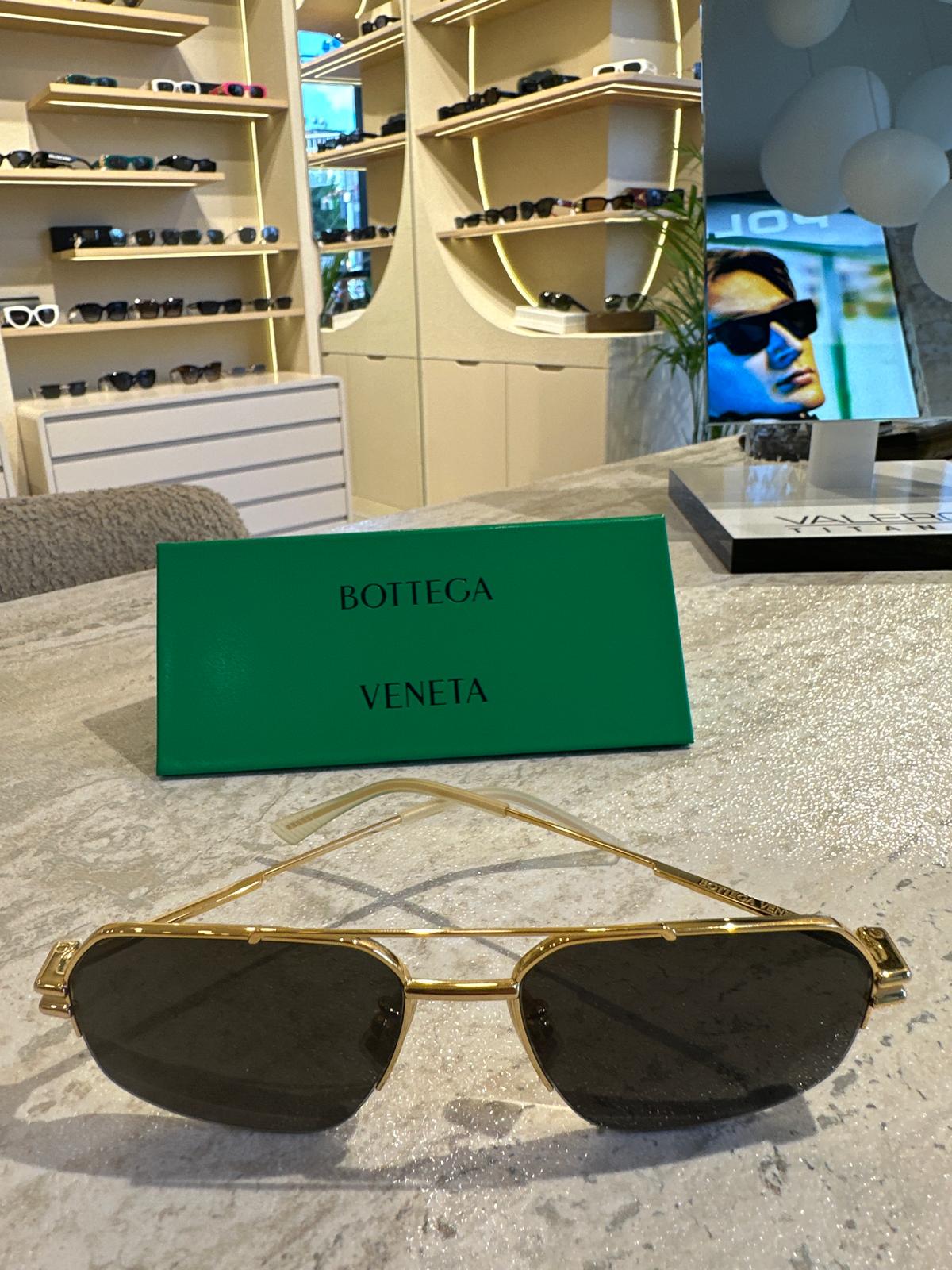 Bottega Veneta BV1127S 002 – Altın Çift Köprü ile Zamansız İtalyan Stil