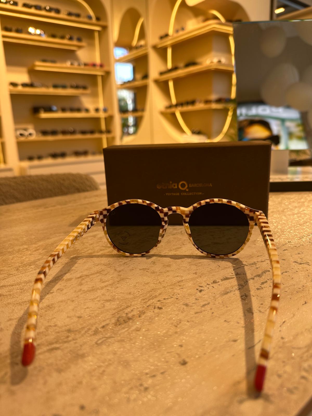 Etnia Barcelona AVINYON 3 BKHC – Sanatsal Detaylarla Özgün Vintage Gözlük