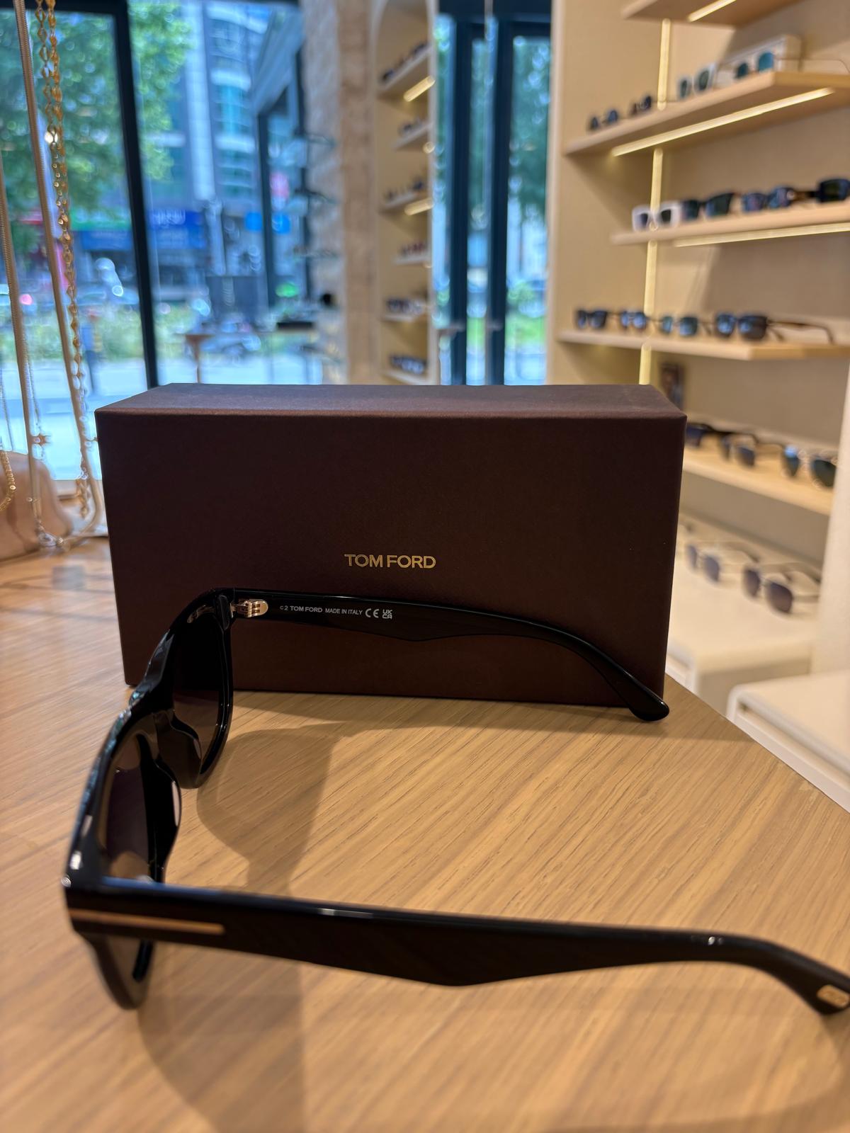 Tom Ford Kendel TF1076 01B – Lüks Siyah Güneş Gözlüğü | Pelin Canlı Optik