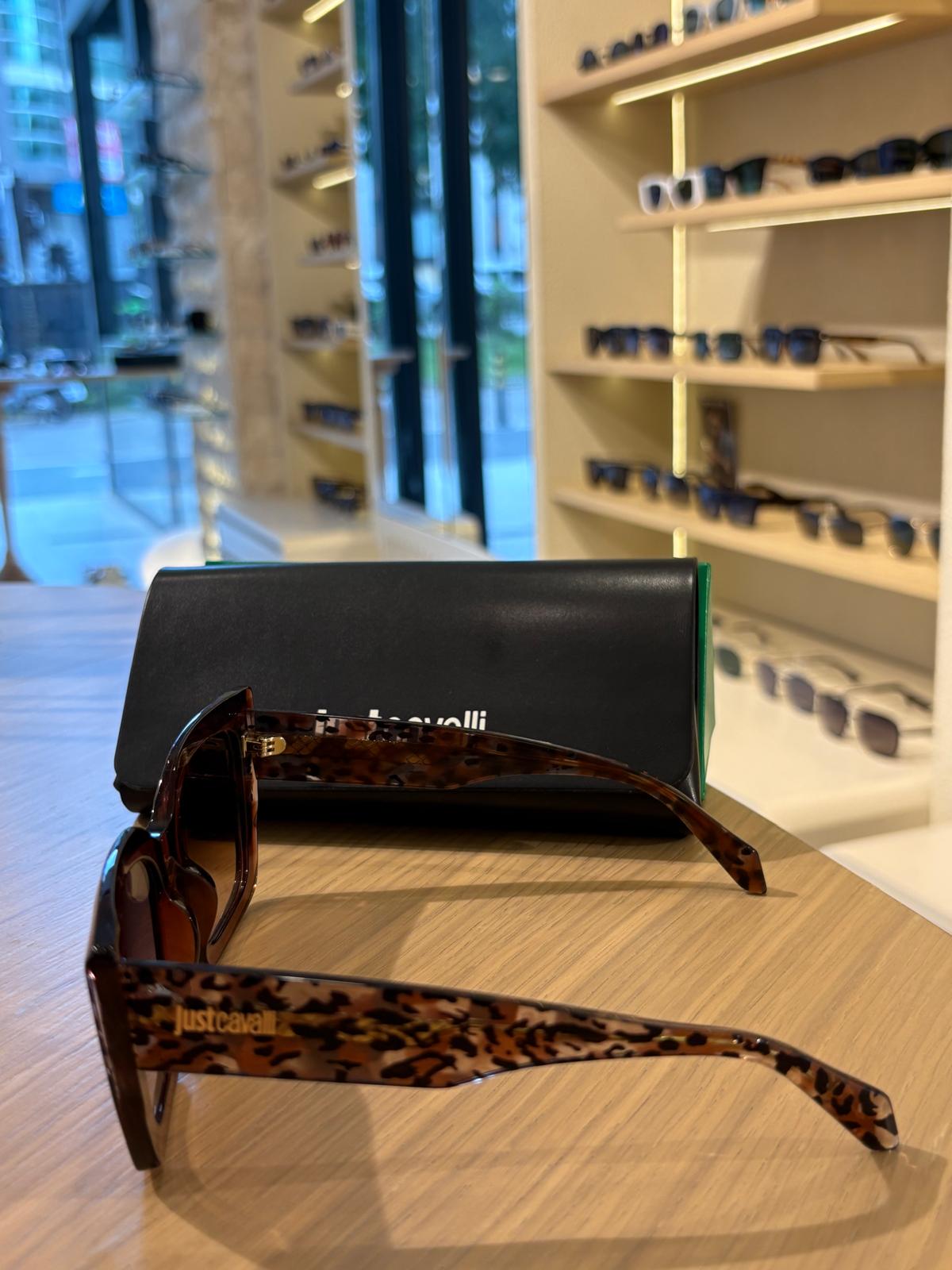 Just Cavalli SJC099V 09X8 – Leopar Desenli Kadın Güneş Gözlüğü