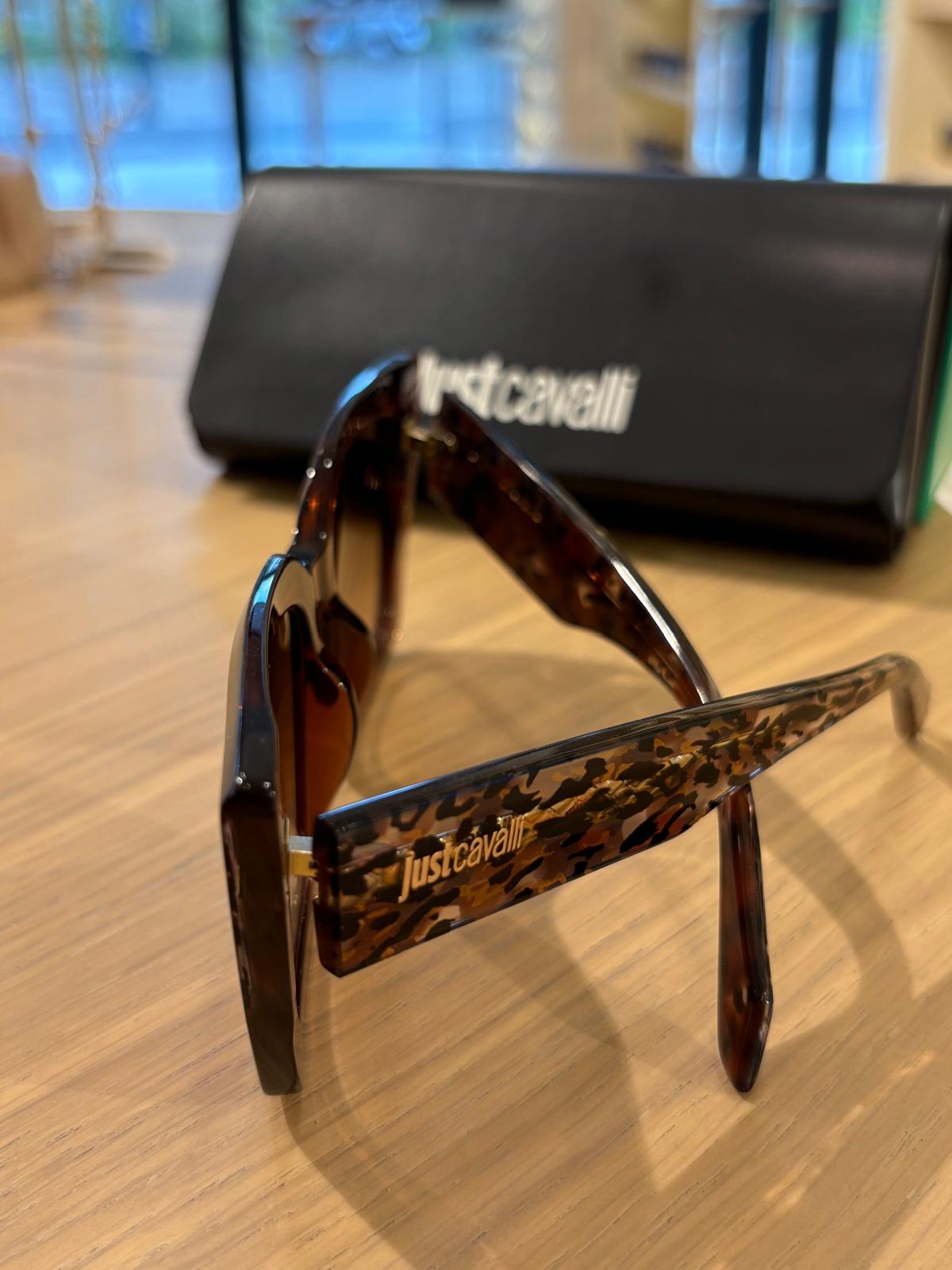 Just Cavalli SJC099V 09X8 – Leopar Desenli Kadın Güneş Gözlüğü