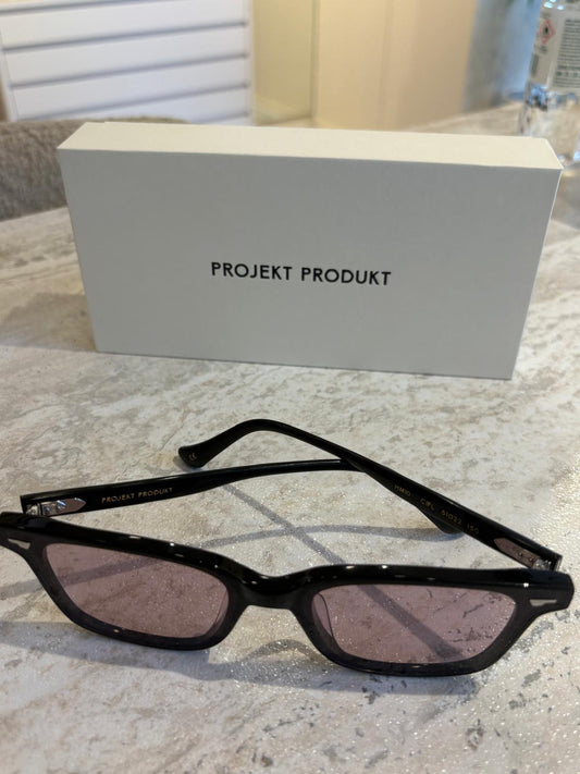 Projekt Produkt HM10(S) C1FL – Siyah Kare Çerçeve & Açık Pembe Camlı Güneş Gözlüğü