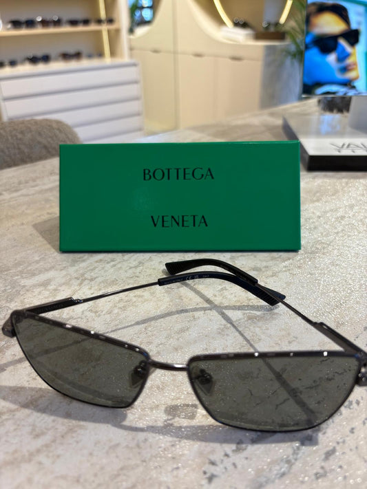 Bottega Veneta BV1195S 001 – Modern Minimalizmin Metal Yorumu