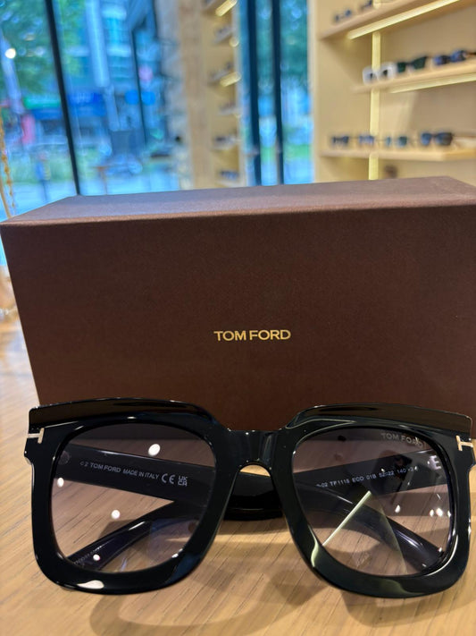 Tom Ford Leigh-02 TF1115 01B 52-22-140G Güneş Gözlüğü