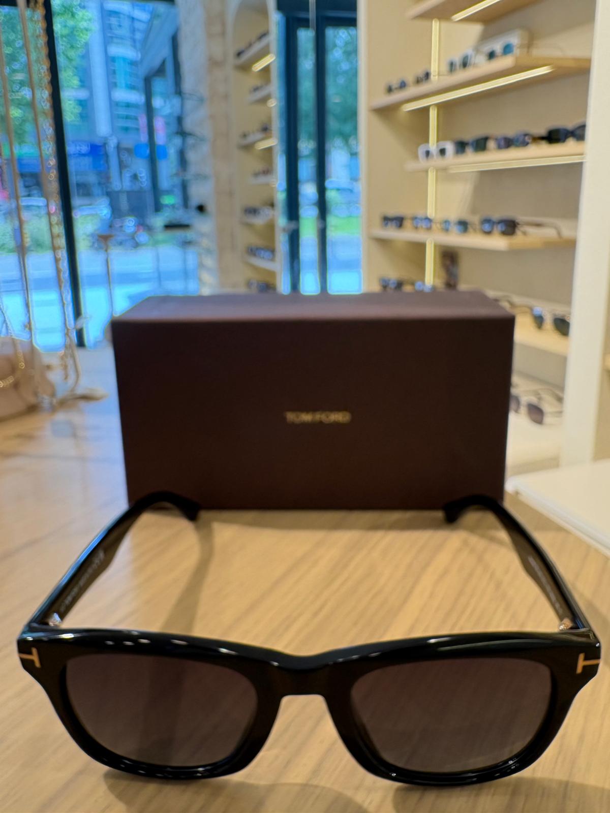 Tom Ford Kendel TF1076 01B – Lüks Siyah Güneş Gözlüğü | Pelin Canlı Optik